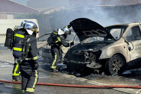 Un incendio infravivienda Leganés afecta a varios vehículos